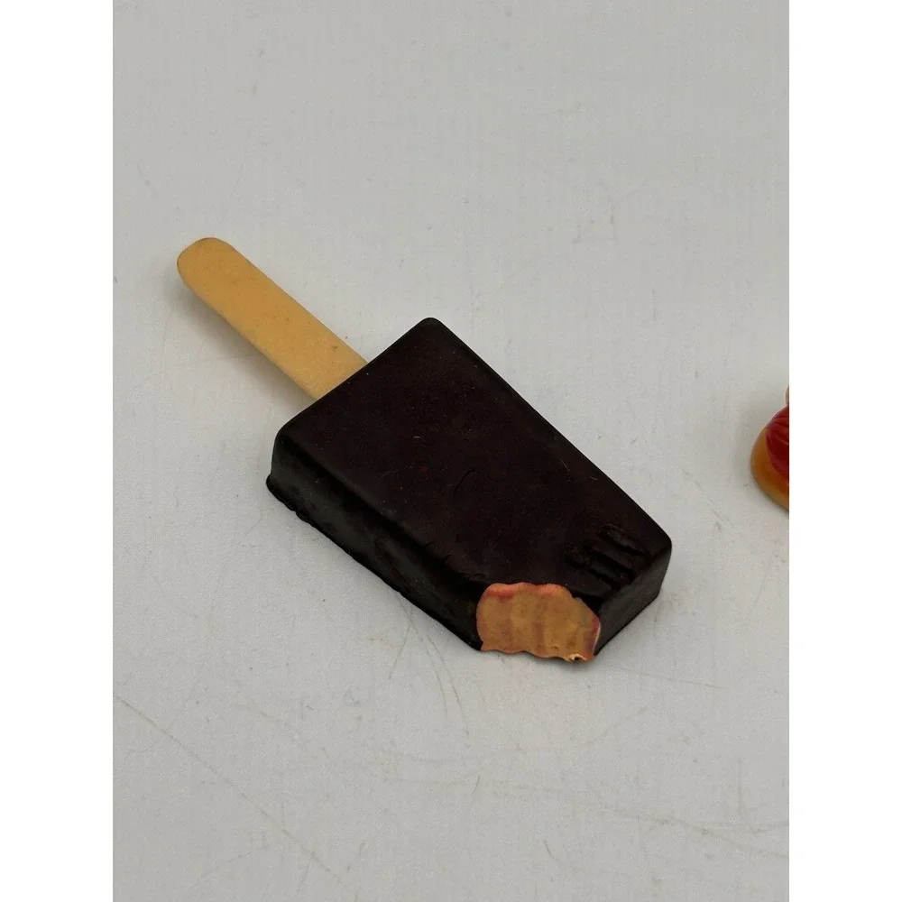 The Unbranded Brand vtg hamburger
